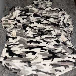 Comfy Women's Camouflage Fleece Hoodie